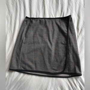 Max Studio Black and Cream Mini Skirt